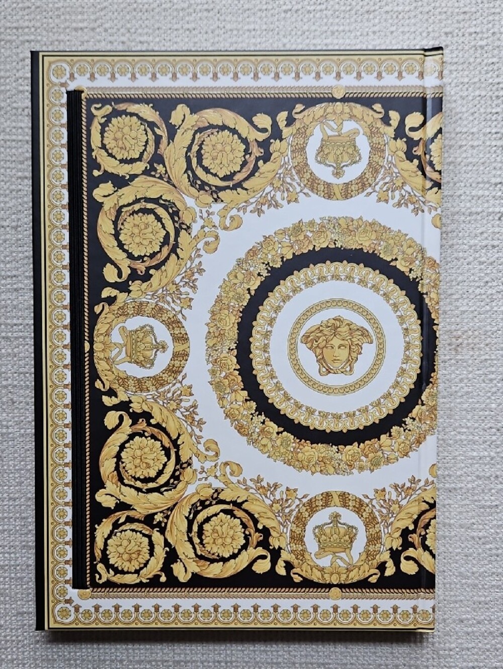 Versace Journal - Picture 6 of 13